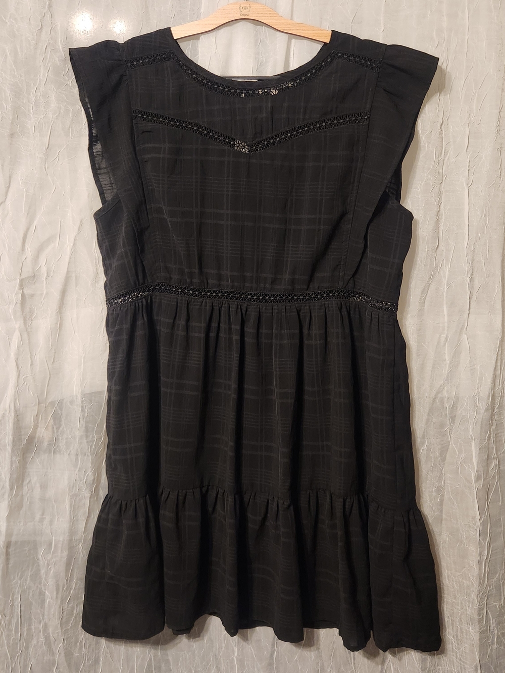 entro Black Ruffled Tiered Mini Dress
